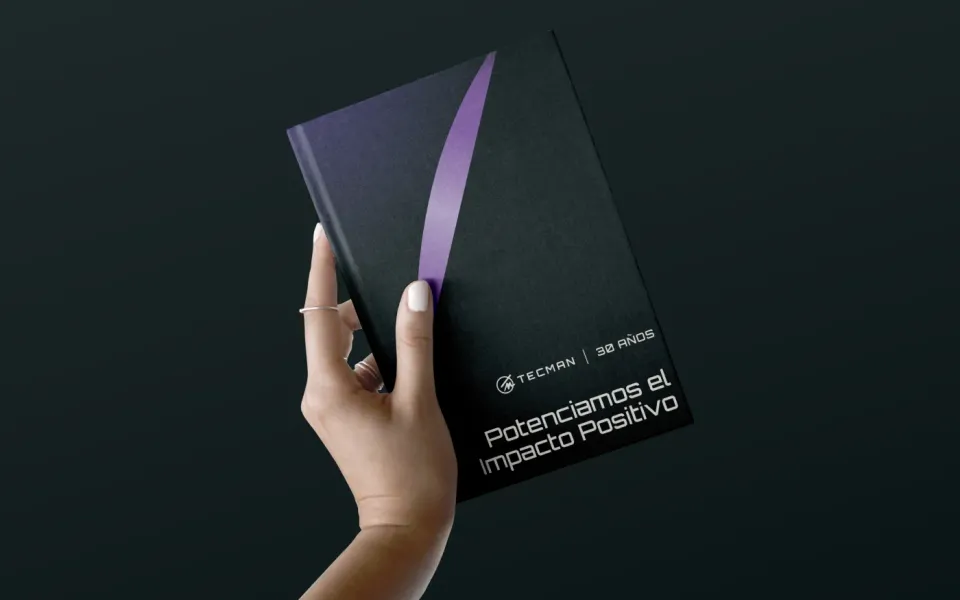 A Tecman Ecuador notebook for its 30th anniversary